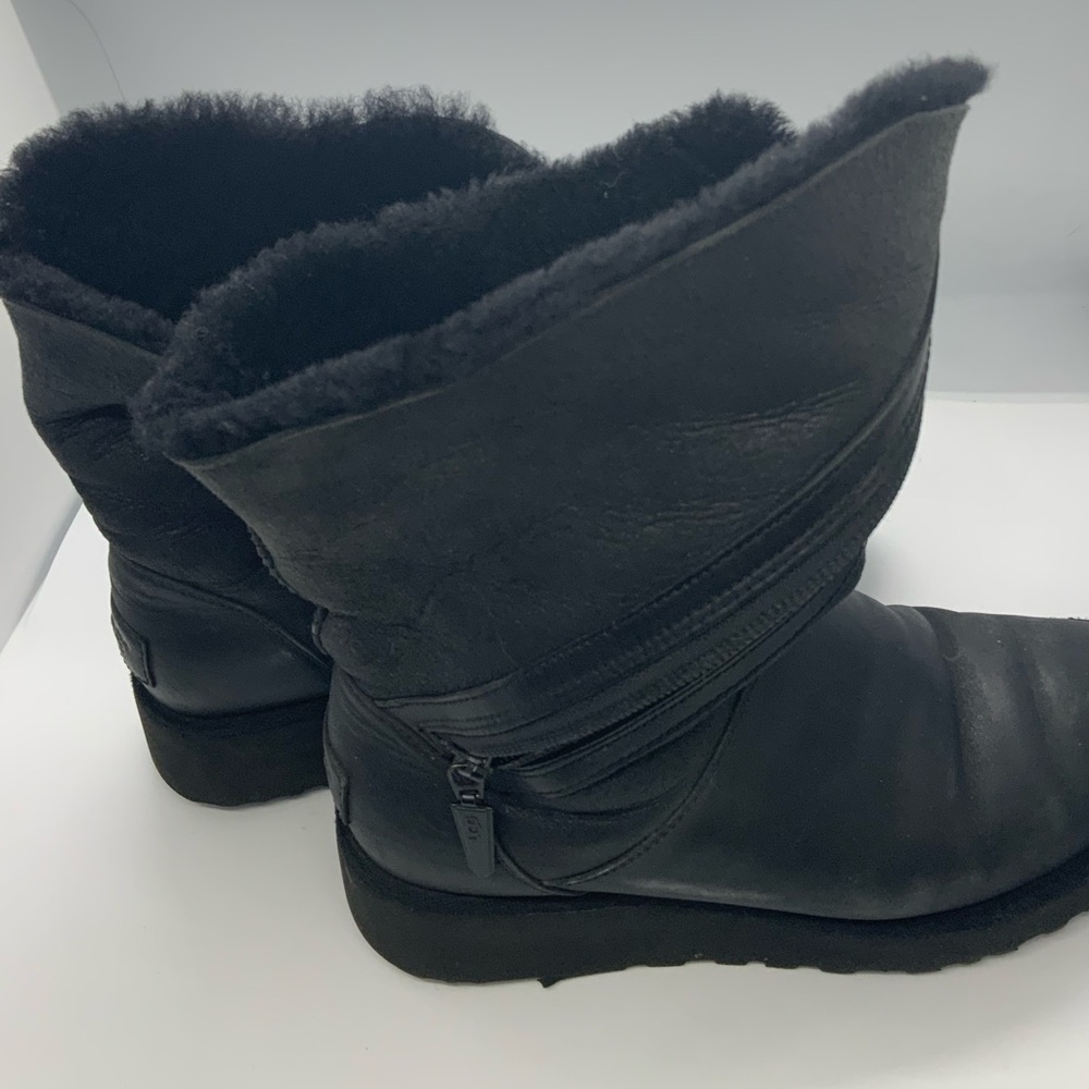 UGG Australia 2017 Alba Shearling-Lined Ankle Boots - Black Boots - Picture 3 of 13